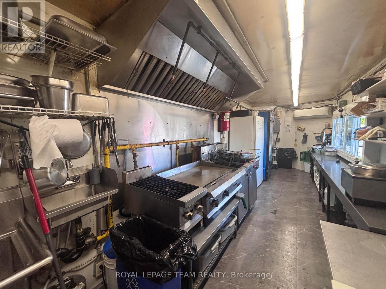 2560 Bank Street, Ottawa, Ontario  K1T 1M9 - Photo 10 - X13153380