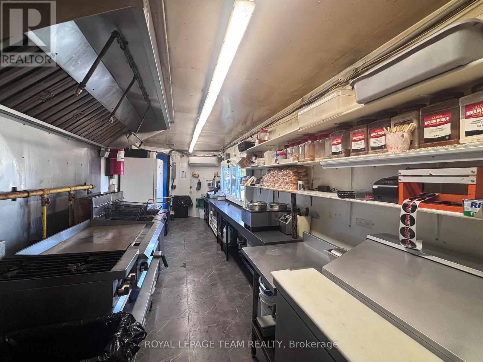 2560 Bank Street, Ottawa, Ontario  K1T 1M9 - Photo 6 - X13153380