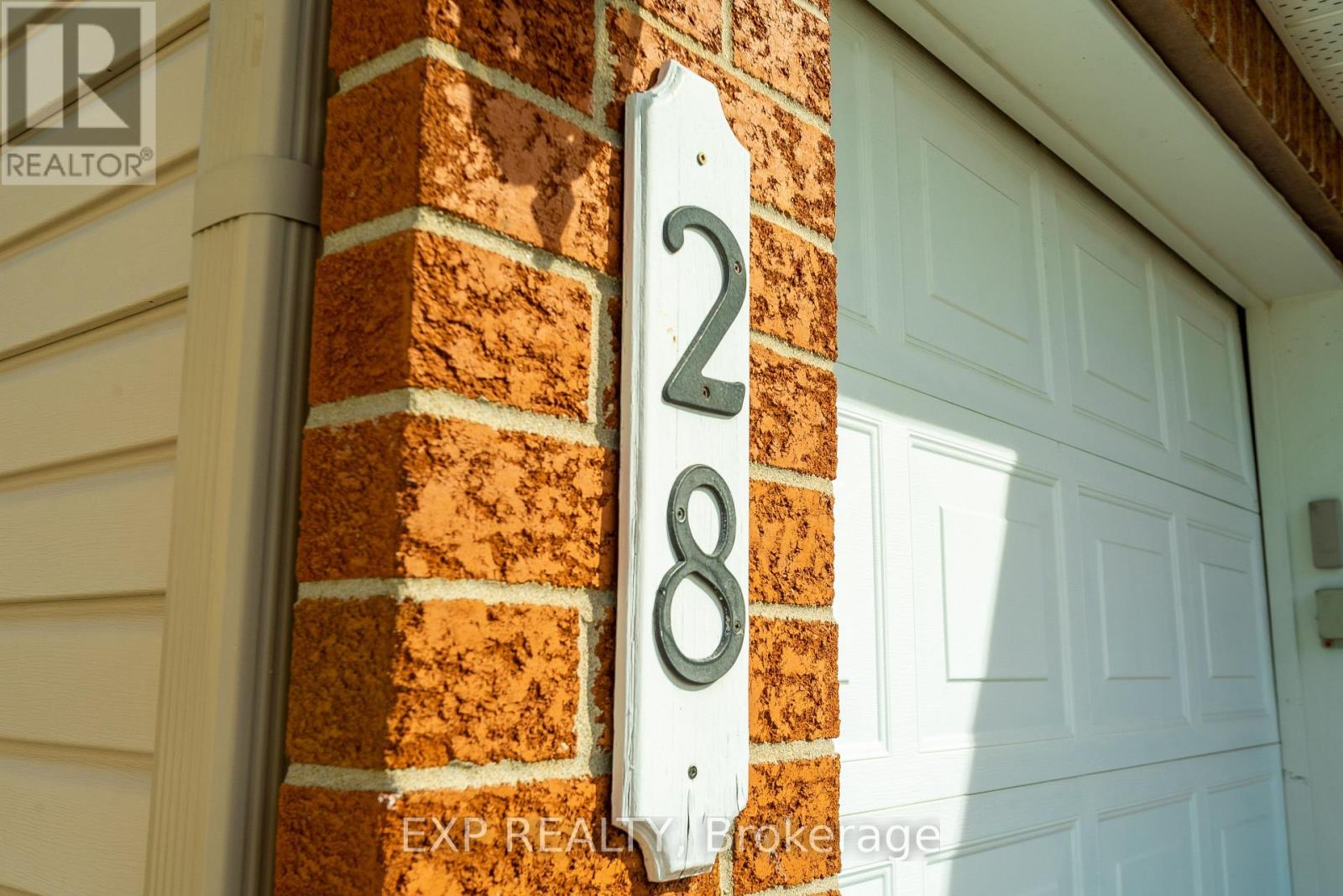 28 Chartwell Avenue, Ottawa, Ontario  K2G 6L6 - Photo 6 - X13153916