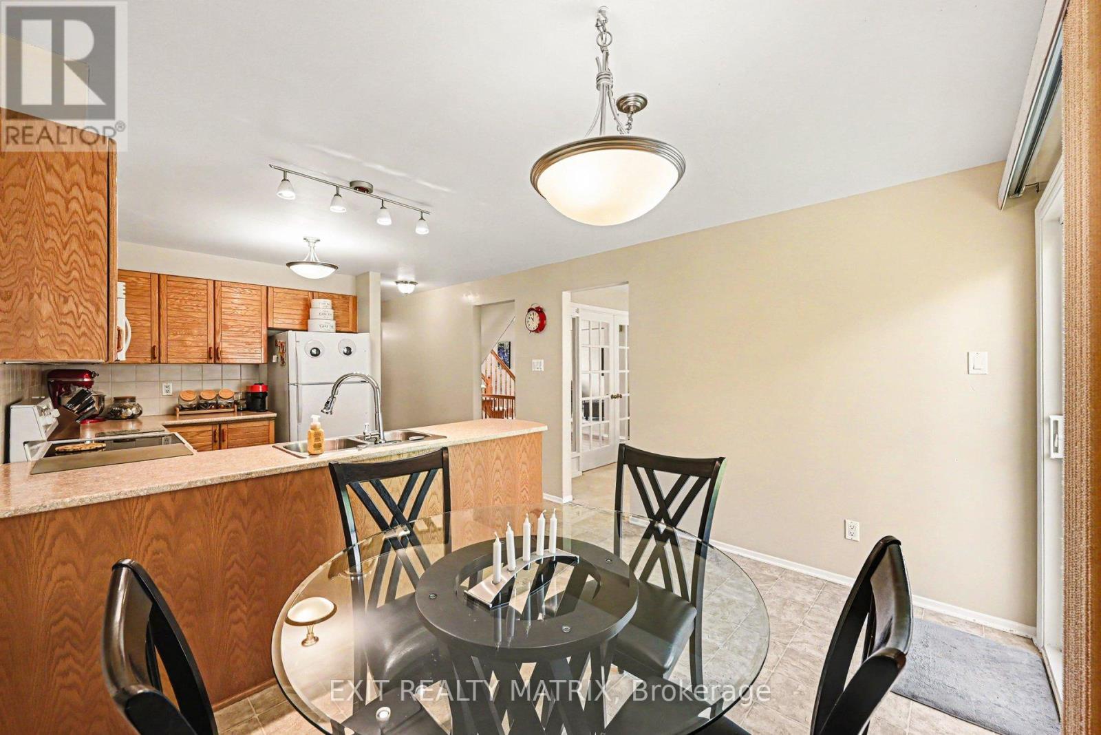 5968 Meadowglen Drive, Ottawa, Ontario  K1C 5Y2 - Photo 11 - X13153922