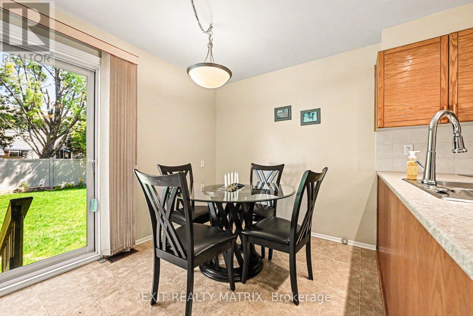 5968 Meadowglen Drive, Ottawa, Ontario  K1C 5Y2 - Photo 12 - X13153922