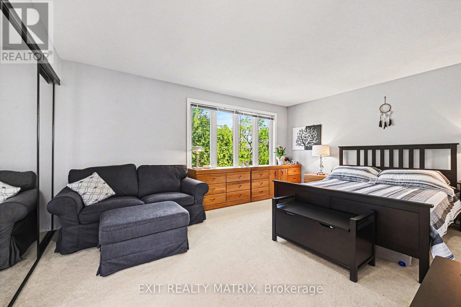 5968 Meadowglen Drive, Ottawa, Ontario  K1C 5Y2 - Photo 17 - X13153922