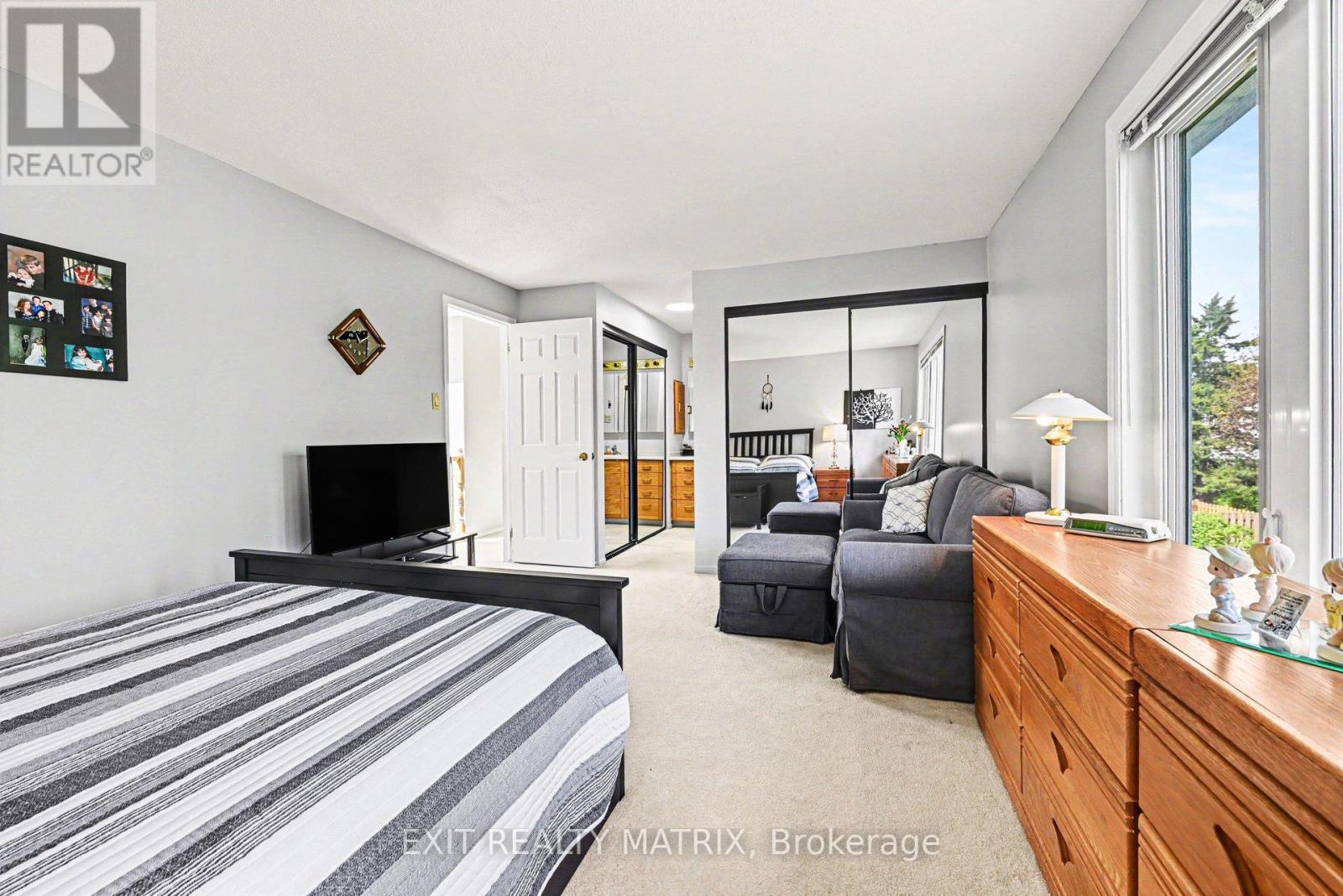 5968 Meadowglen Drive, Ottawa, Ontario  K1C 5Y2 - Photo 18 - X13153922