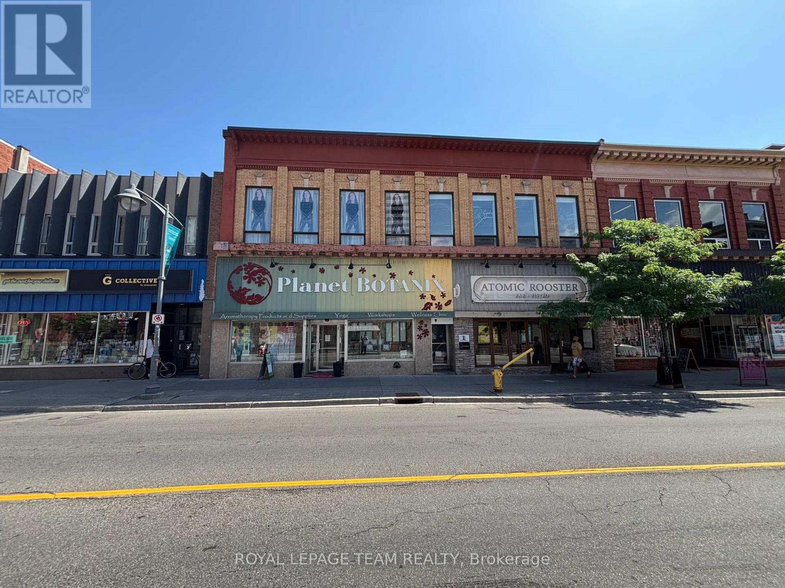 301 BANK STREET, Ottawa, Ontario