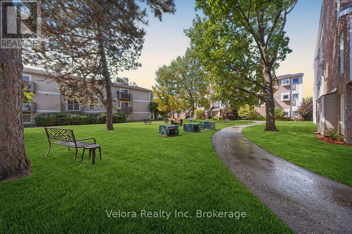 8a Shehyn Lane, Ottawa, Ontario  K2G 4Y3 - Photo 30 - X13154502