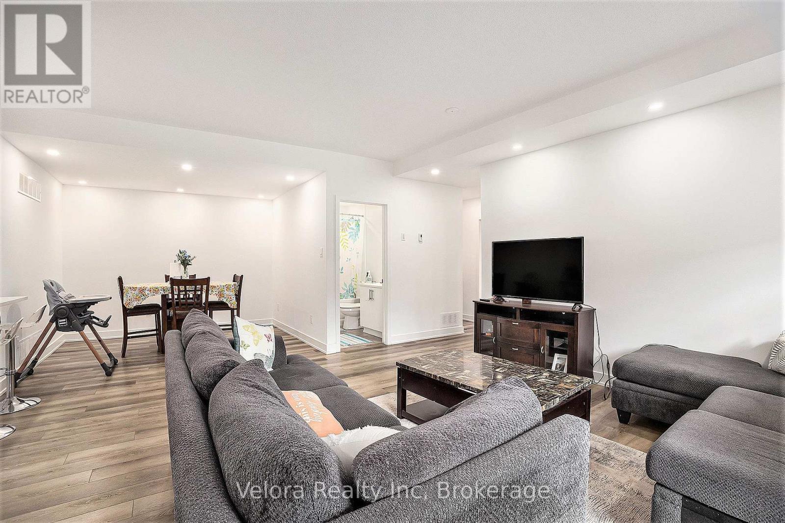 E - 390 Rolling Meadow Crescent, Ottawa, Ontario  K1W 0B1 - Photo 4 - X13154564