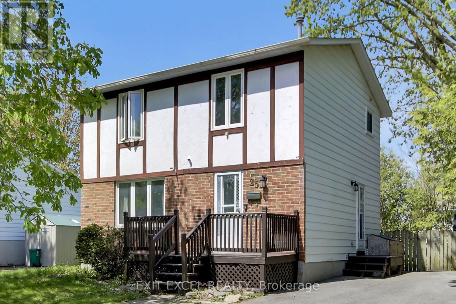 25 UXBRIDGE CRESCENT, Ottawa, Ontario