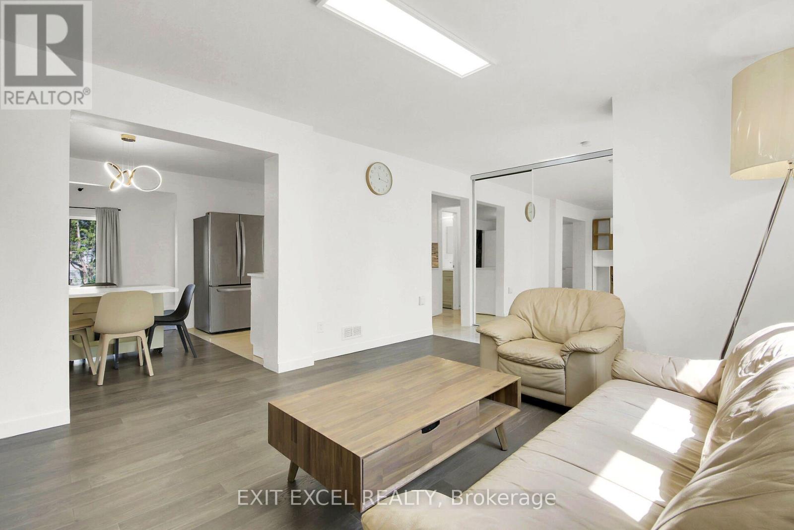 25 Uxbridge Crescent, Ottawa, Ontario  K2L 1P6 - Photo 5 - X13154944