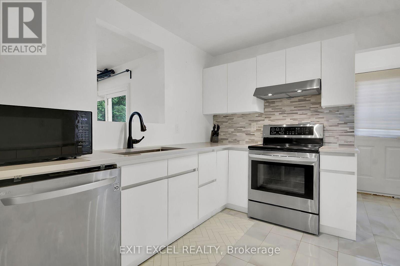 25 Uxbridge Crescent, Ottawa, Ontario  K2L 1P6 - Photo 8 - X13154944