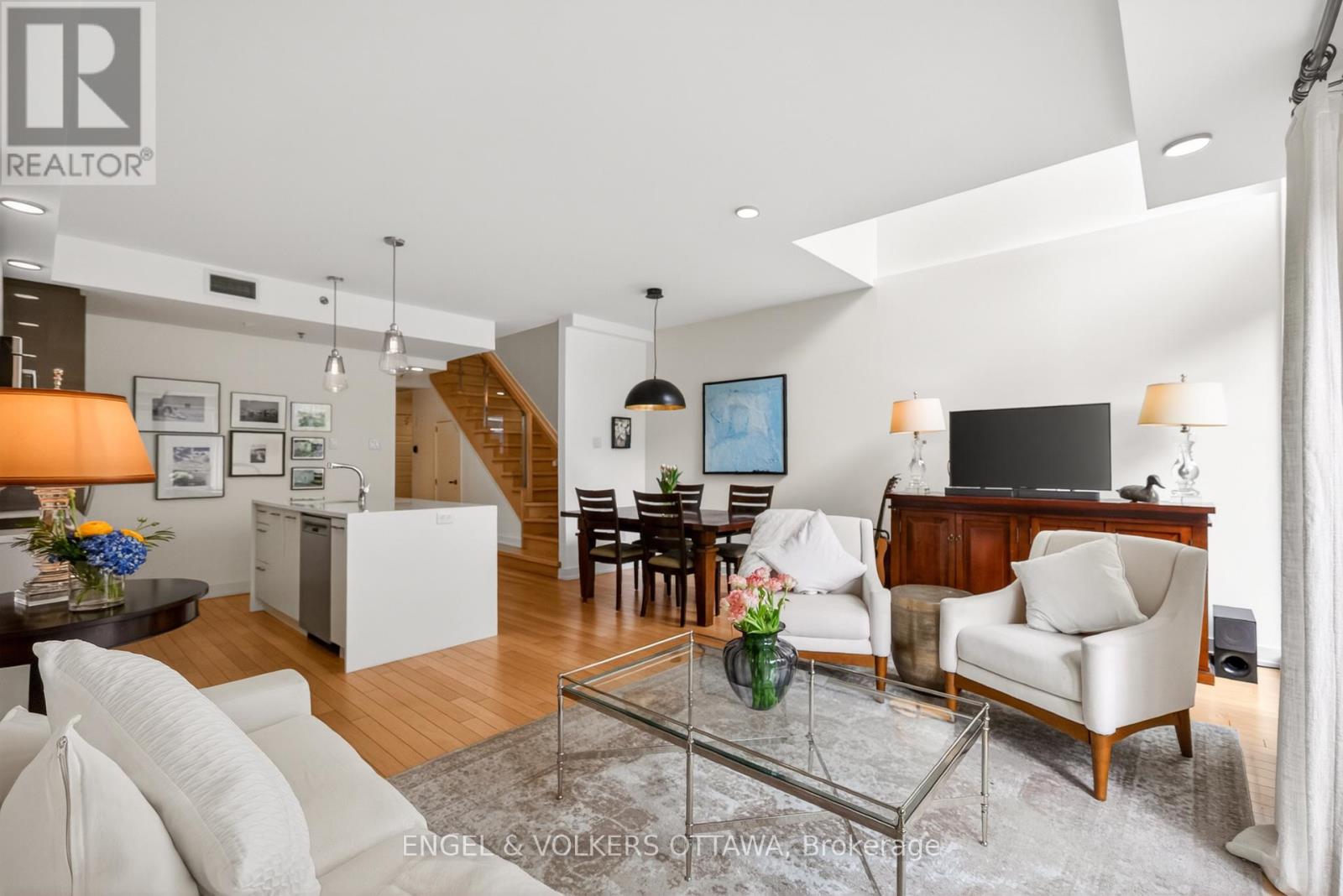 110 - 300 LETT STREET, Ottawa, Ontario