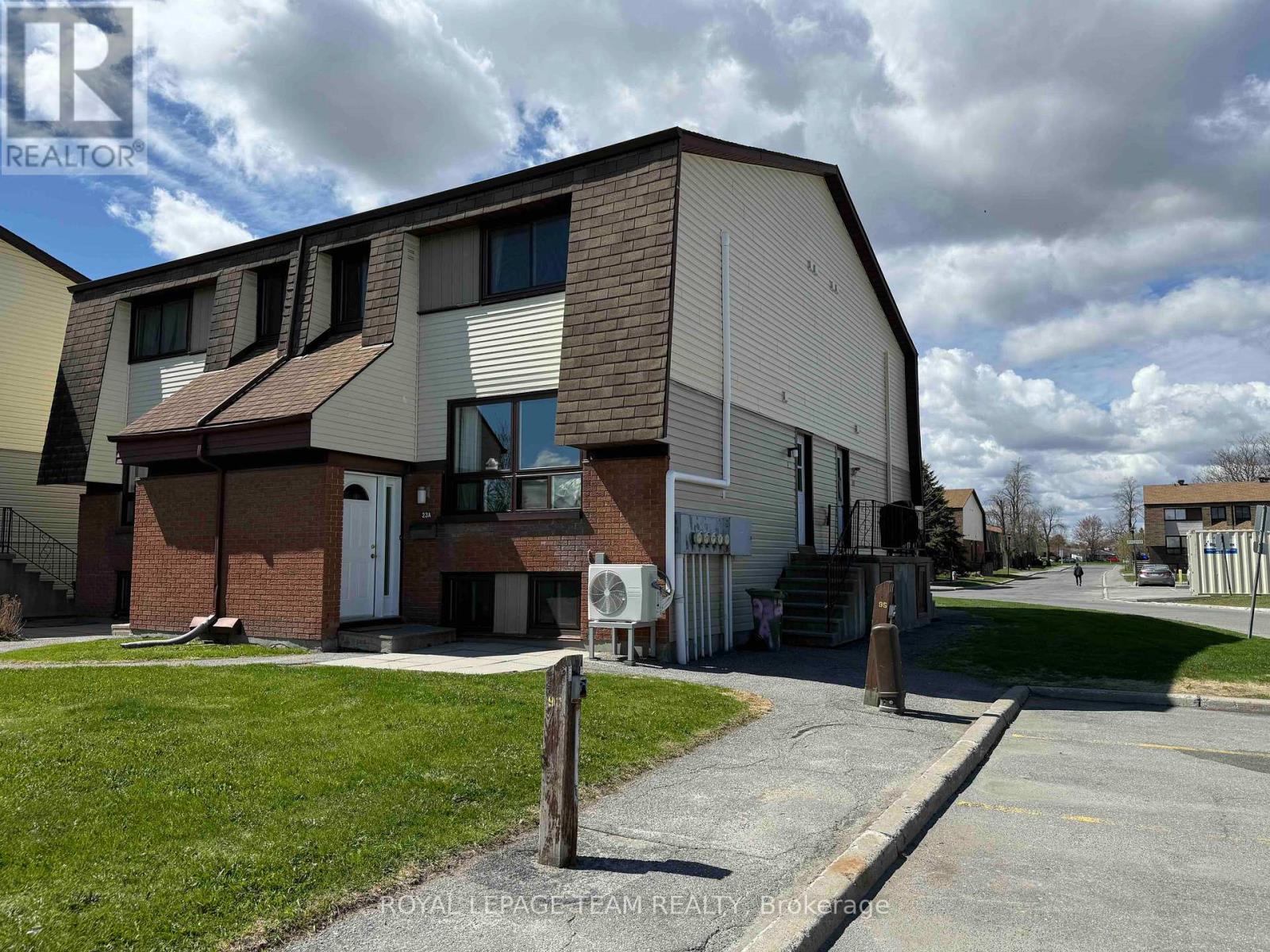 23A WOODVALE GREEN, Ottawa, Ontario
