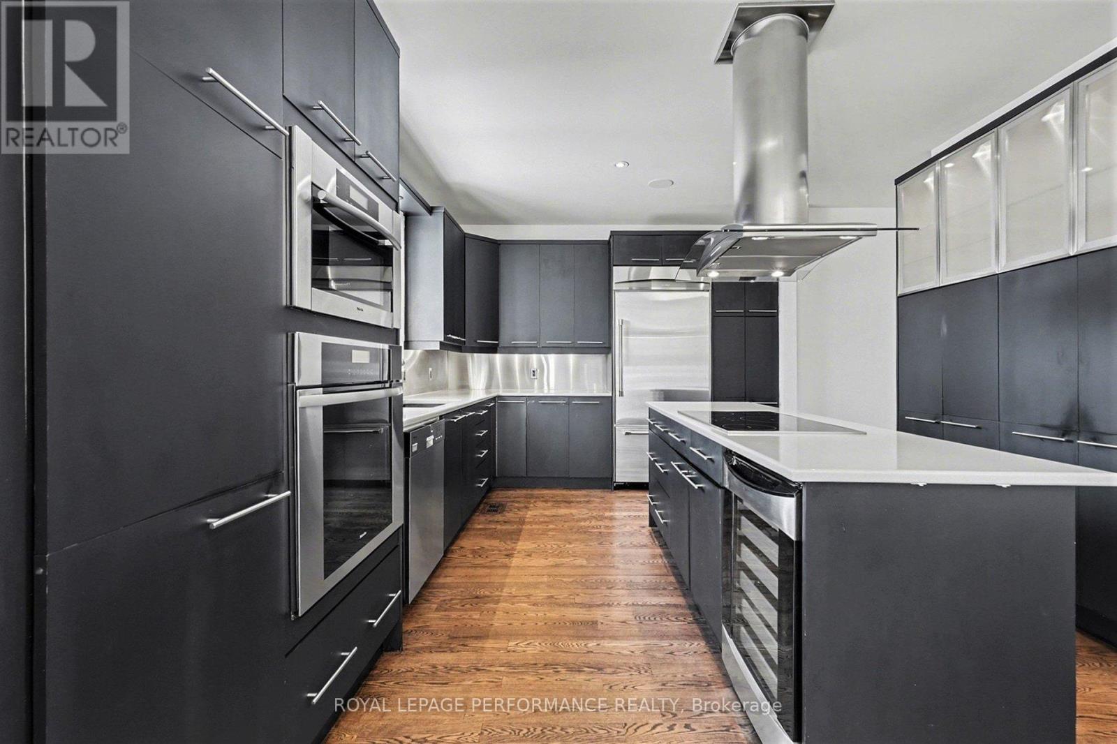 805 KINGSMERE AVENUE, Ottawa, Ontario