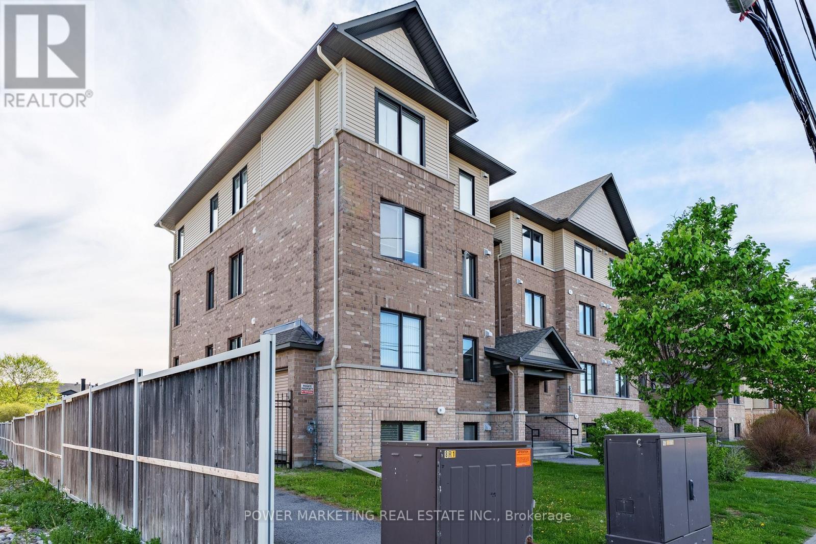 8 - 2240 TENTH LINE ROAD, Ottawa, Ontario