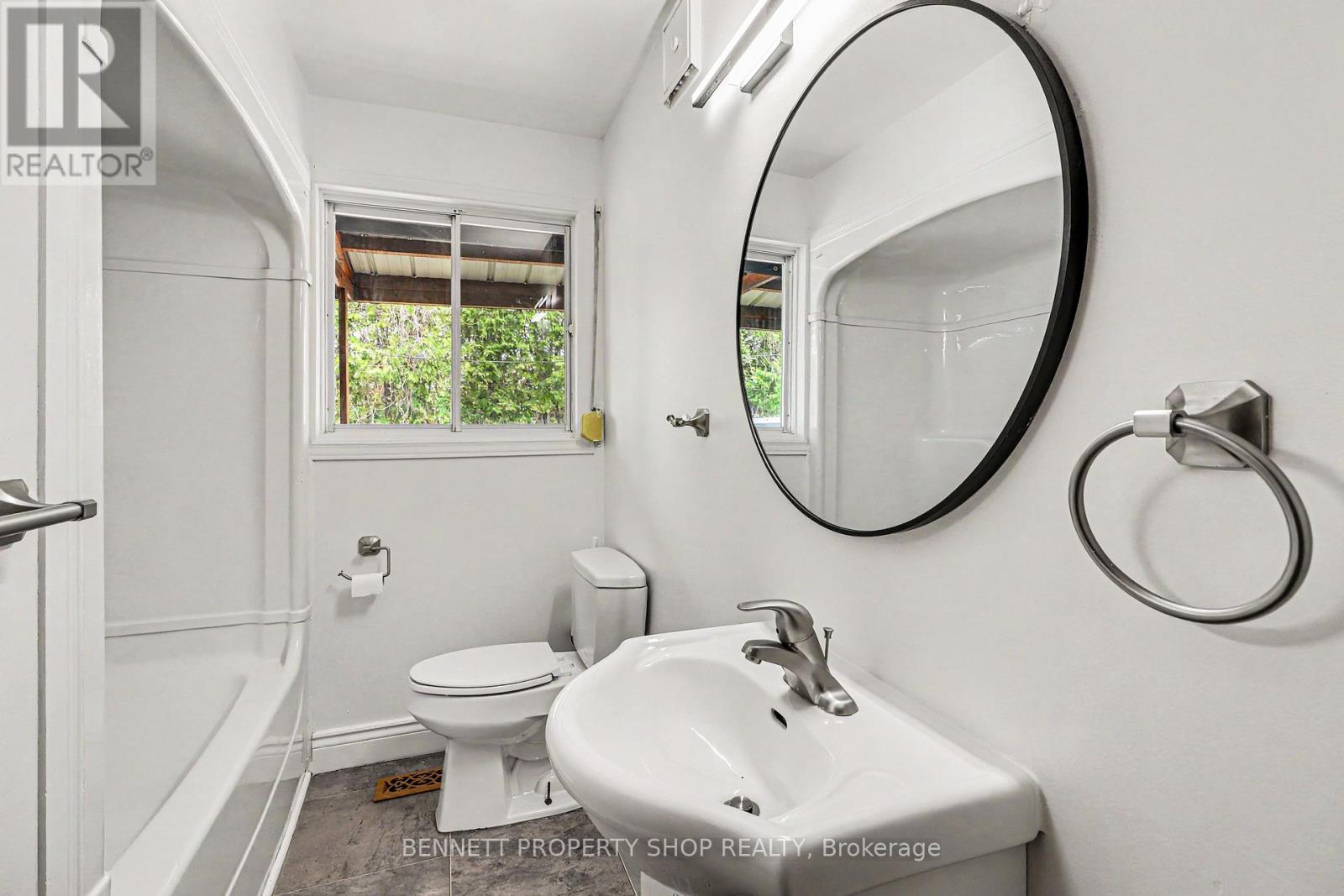 1312 Avenue R Avenue, Ottawa, Ontario  K1G 0B9 - Photo 10 - X13159328
