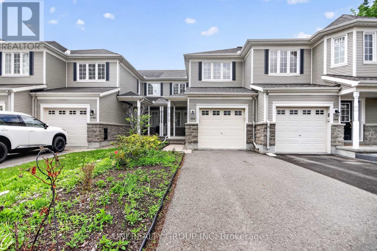 546 ASHBOURNE CRESCENT, Ottawa, Ontario