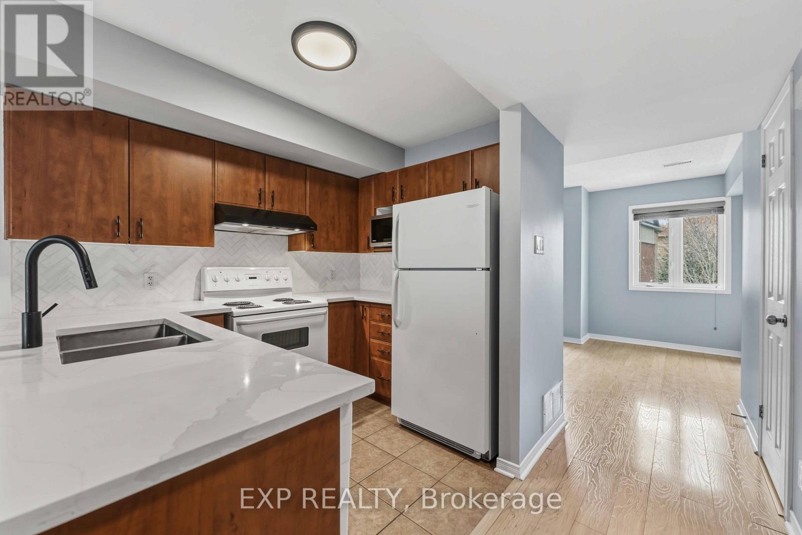81 Strathaven Private, Ottawa, Ontario  K1J 1K7 - Photo 6 - X13159610