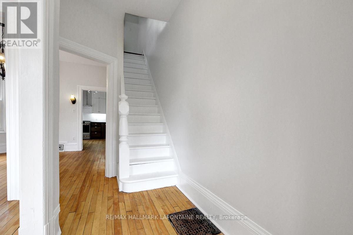 138 Concord Street S, Ottawa, Ontario  K1S 0Z4 - Photo 2 - X13159830