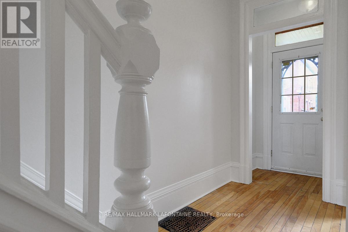 138 Concord Street S, Ottawa, Ontario  K1S 0Z4 - Photo 3 - X13159830