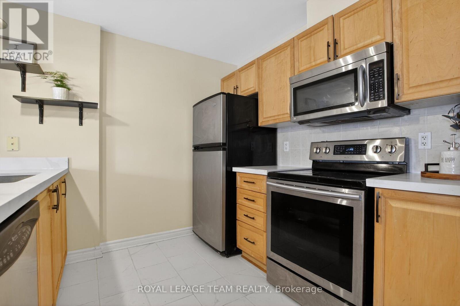D - 165 Crestway Drive, Ottawa, Ontario  K2G 7C8 - Photo 10 - X13160922