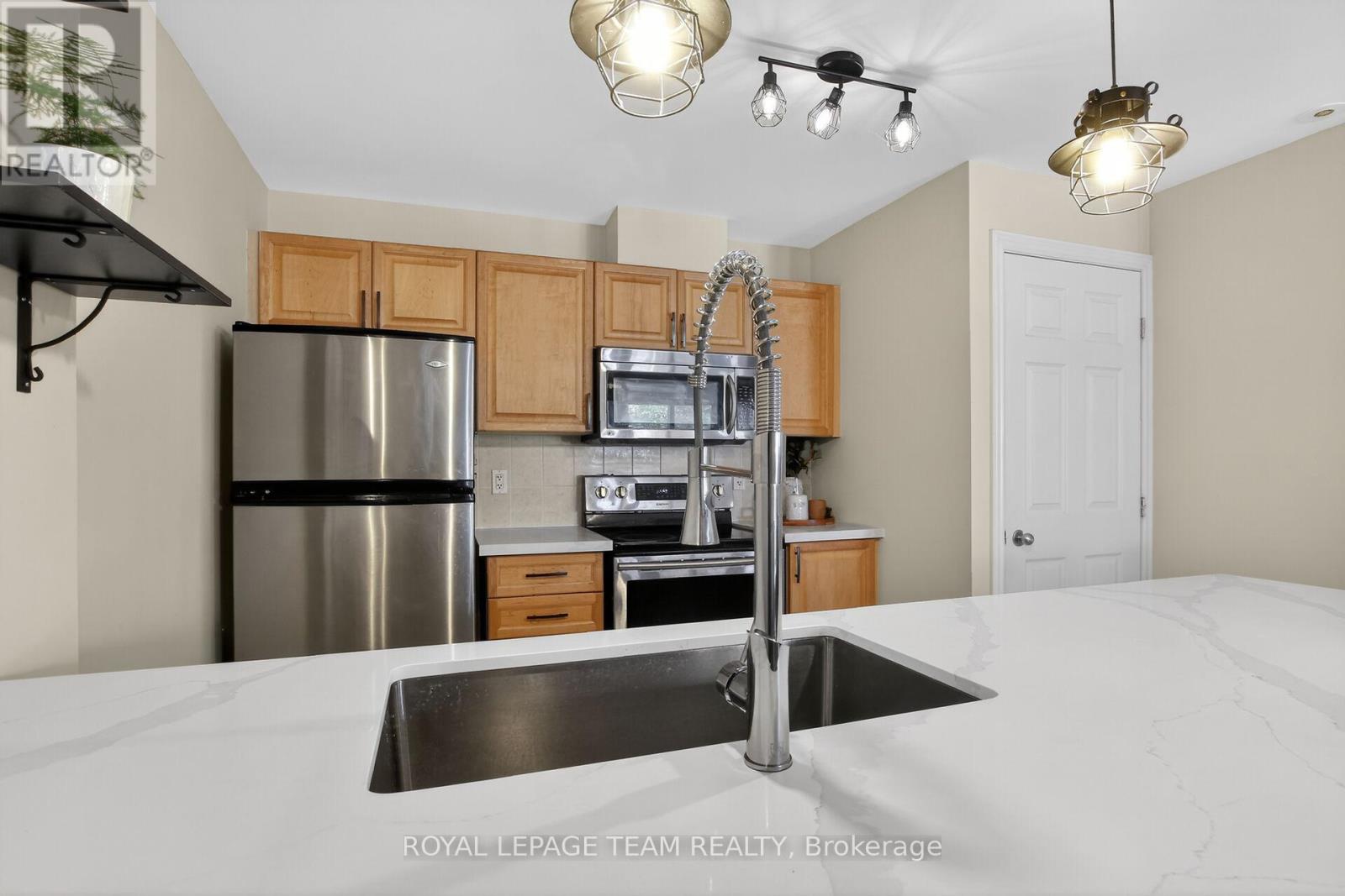 D - 165 Crestway Drive, Ottawa, Ontario  K2G 7C8 - Photo 11 - X13160922