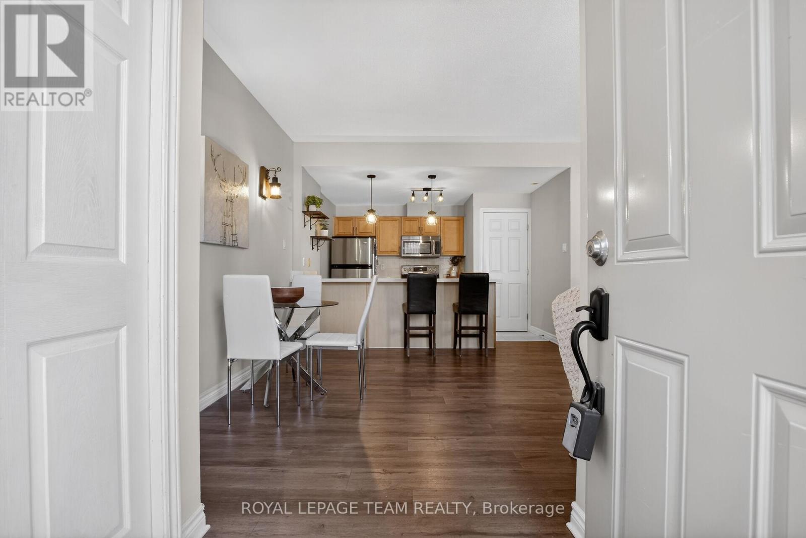 D - 165 Crestway Drive, Ottawa, Ontario  K2G 7C8 - Photo 4 - X13160922