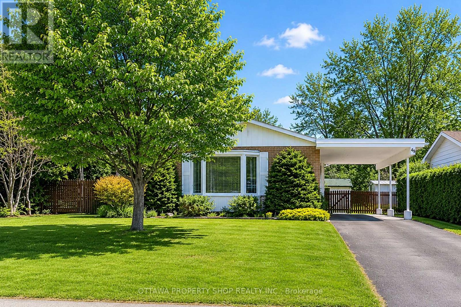49 COUNTRY LANE, Ottawa, Ontario
