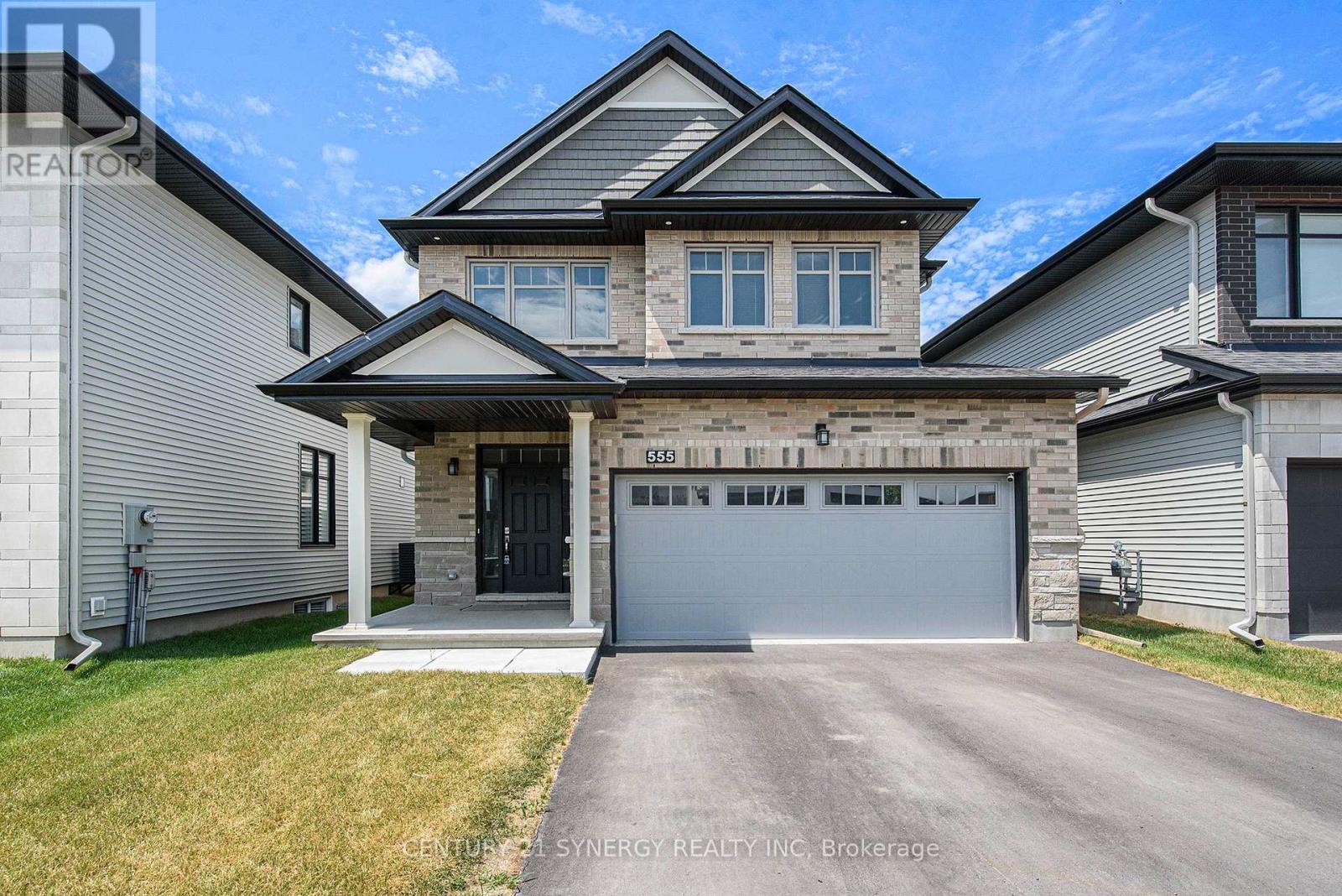 555 BOBOLINK RIDGE, Ottawa, Ontario