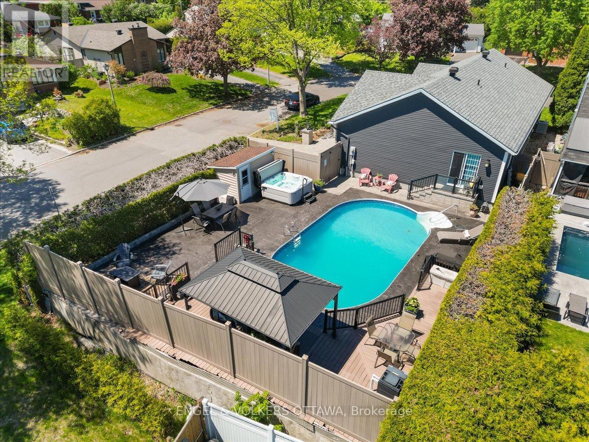 1005 GOLD CRESCENT, Ottawa, Ontario