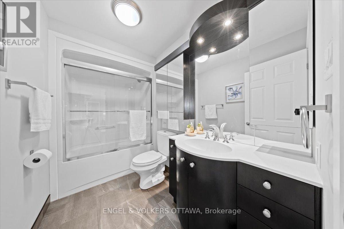 1005 Gold Crescent, Ottawa, Ontario  K2B 8C4 - Photo 22 - X13162298
