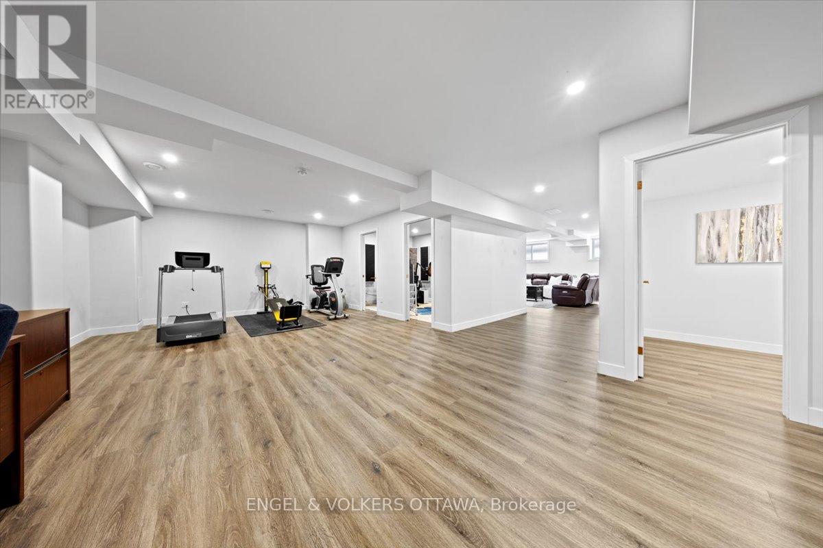 1005 Gold Crescent, Ottawa, Ontario  K2B 8C4 - Photo 27 - X13162298