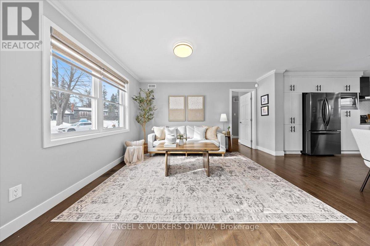 1005 Gold Crescent, Ottawa, Ontario  K2B 8C4 - Photo 3 - X13162298