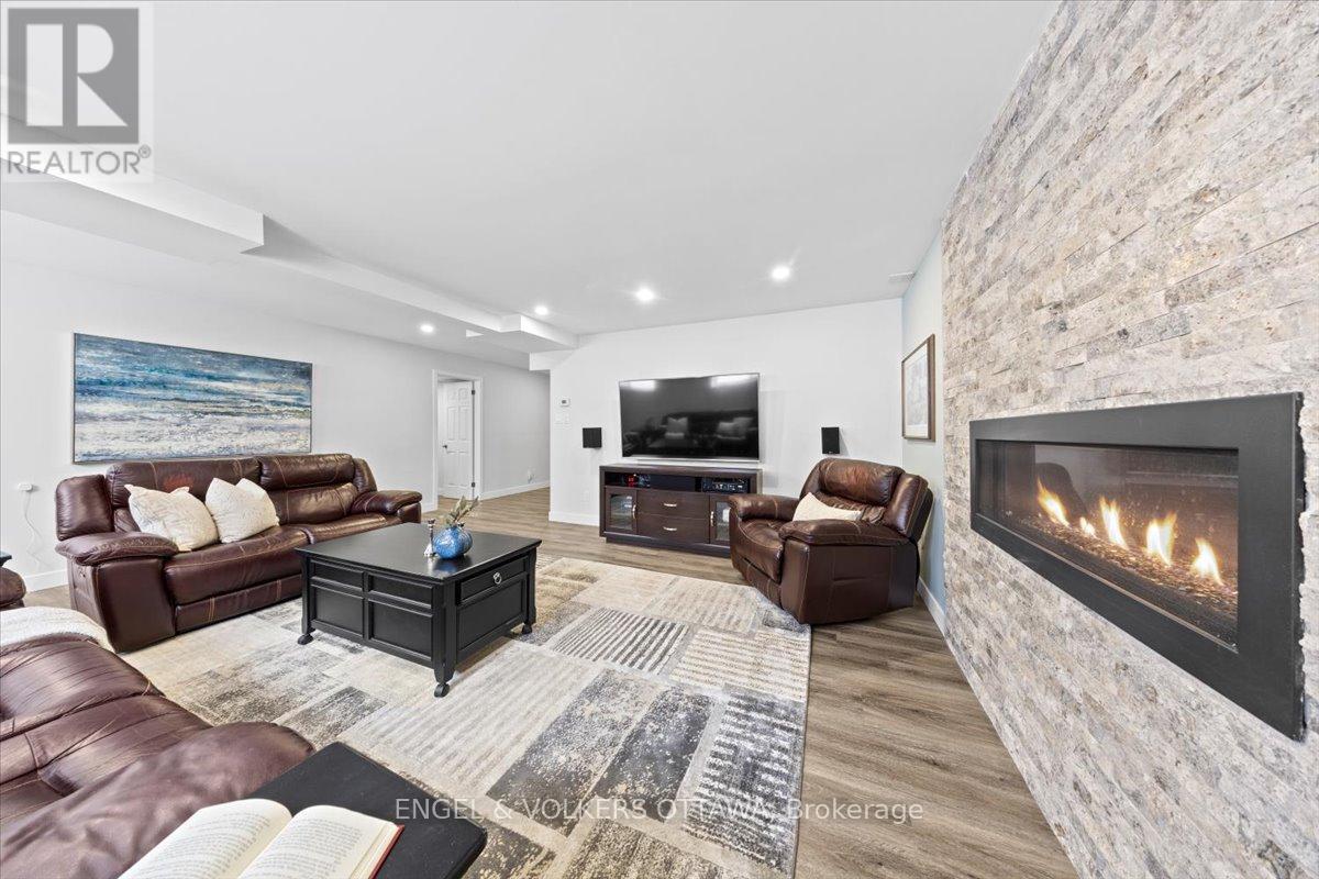 1005 Gold Crescent, Ottawa, Ontario  K2B 8C4 - Photo 33 - X13162298