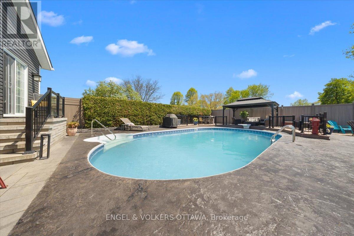 1005 Gold Crescent, Ottawa, Ontario  K2B 8C4 - Photo 34 - X13162298