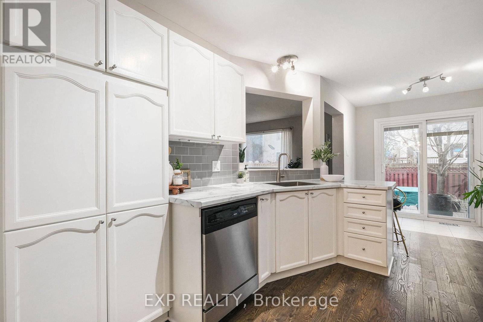 34 Avonmore Crescent, Ottawa, Ontario  K2G 6J7 - Photo 7 - X13162472