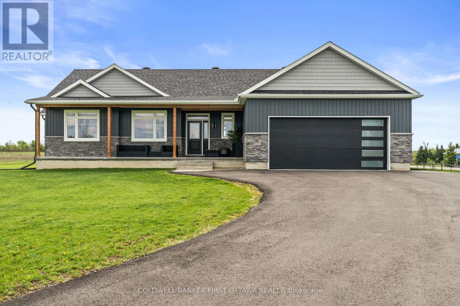 1027 Matheson Drive, Montague, Ontario  K7A 5B8 - Photo 2 - X13162578
