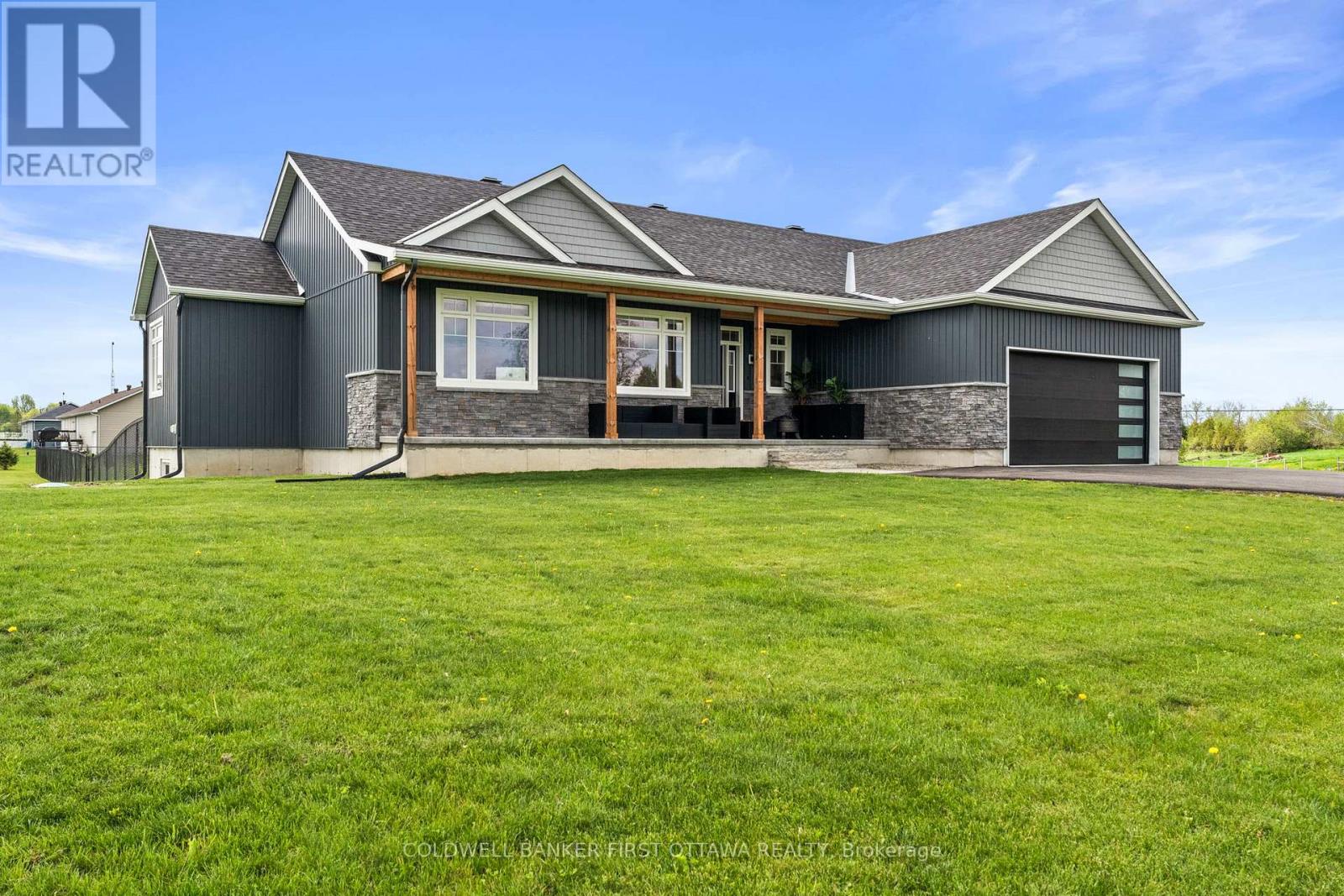 1027 Matheson Drive, Montague, Ontario  K7A 5B8 - Photo 3 - X13162578