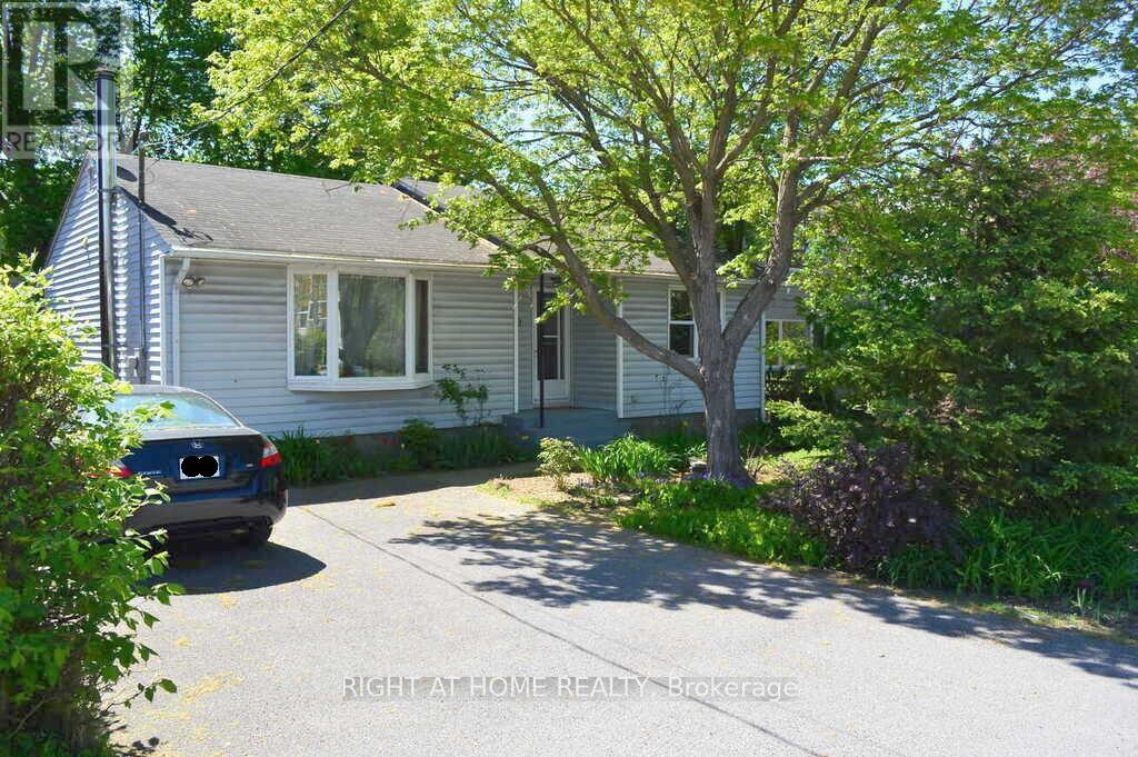 200 WOODROFFE AVENUE, Ottawa, Ontario