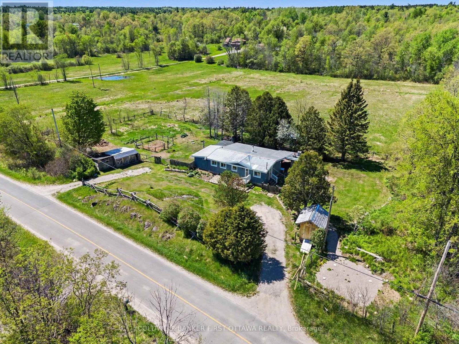 534 ANGLICAN CHURCH ROAD, Tay Valley, Ontario