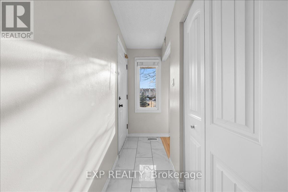 6287 Tealwood Place, Ottawa, Ontario  K1C 7J9 - Photo 4 - X13163682