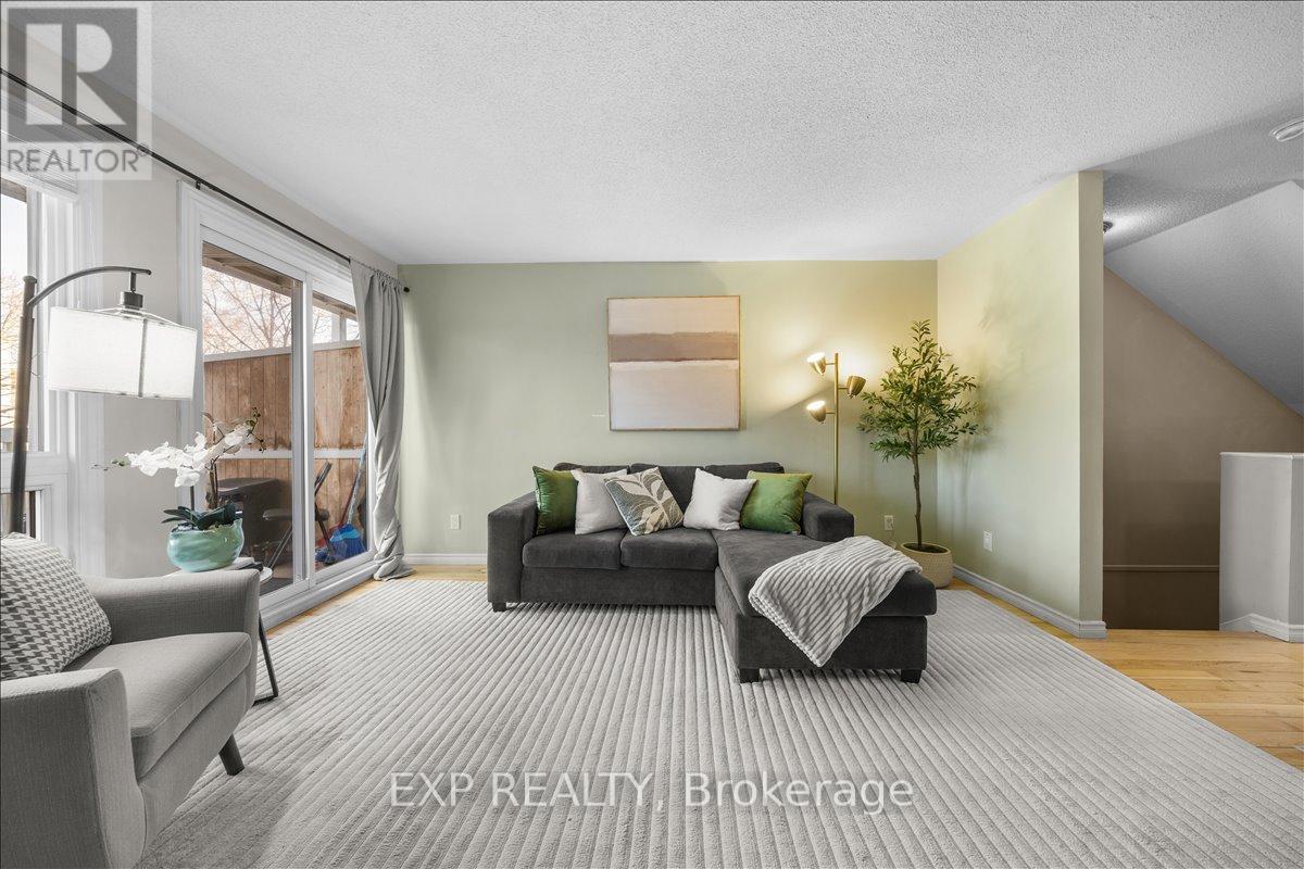 6287 Tealwood Place, Ottawa, Ontario  K1C 7J9 - Photo 9 - X13163682