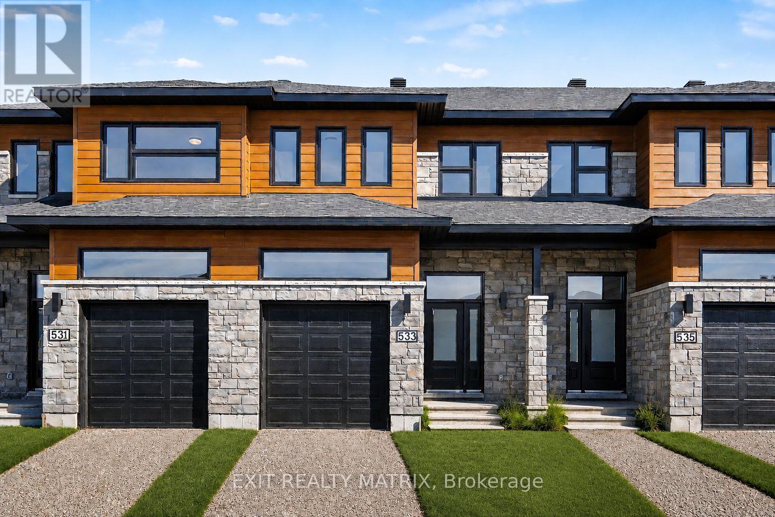 533 REGINA STREET, Russell, Ontario