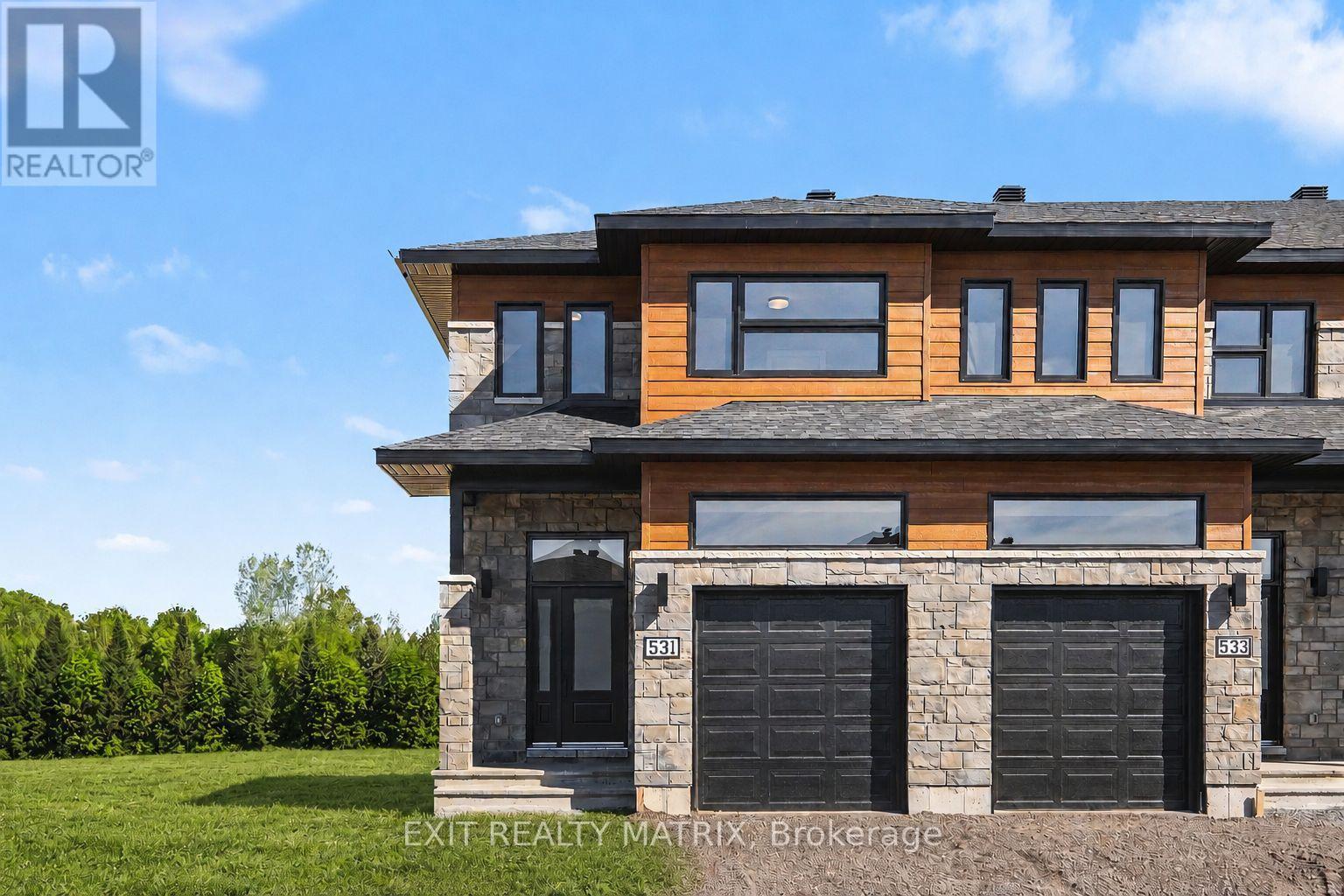 531 REGINA STREET, Russell, Ontario