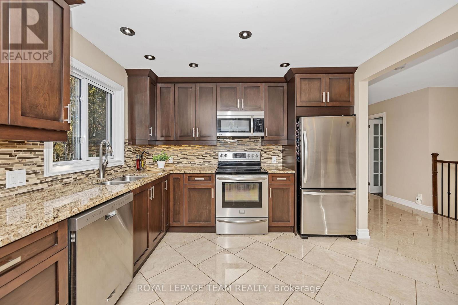1115 Des Cerisiers Street, Clarence-Rockland, Ontario  K4K 1K9 - Photo 12 - X13163808