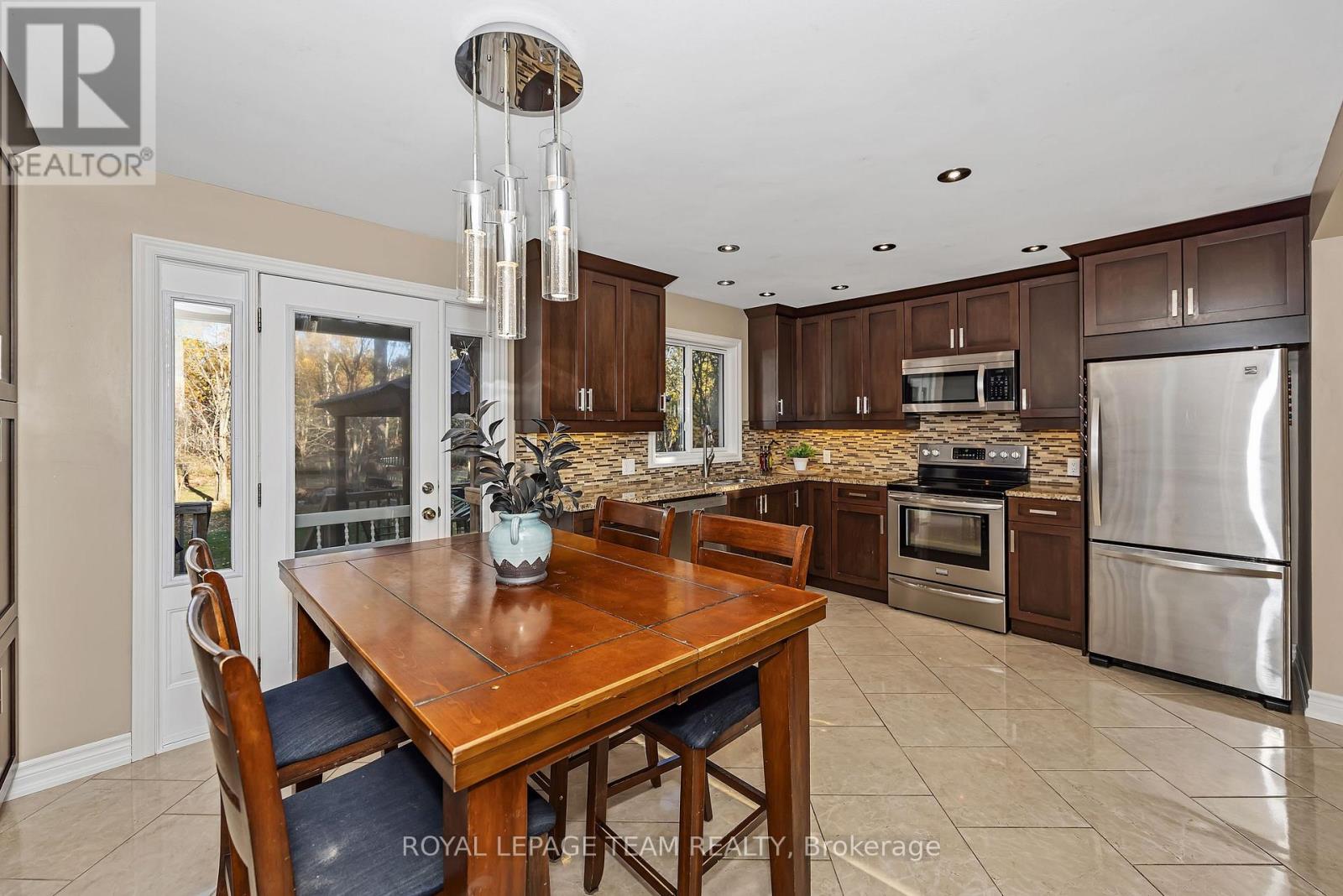 1115 Des Cerisiers Street, Clarence-Rockland, Ontario  K4K 1K9 - Photo 13 - X13163808