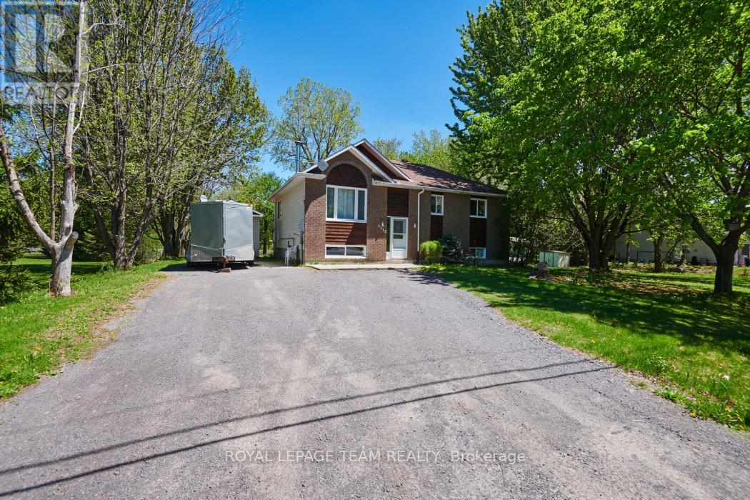 1115 Des Cerisiers Street, Clarence-Rockland, Ontario  K4K 1K9 - Photo 2 - X13163808