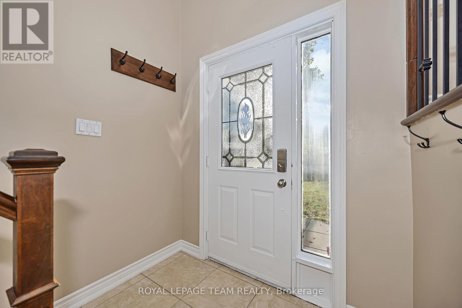 1115 Des Cerisiers Street, Clarence-Rockland, Ontario  K4K 1K9 - Photo 3 - X13163808