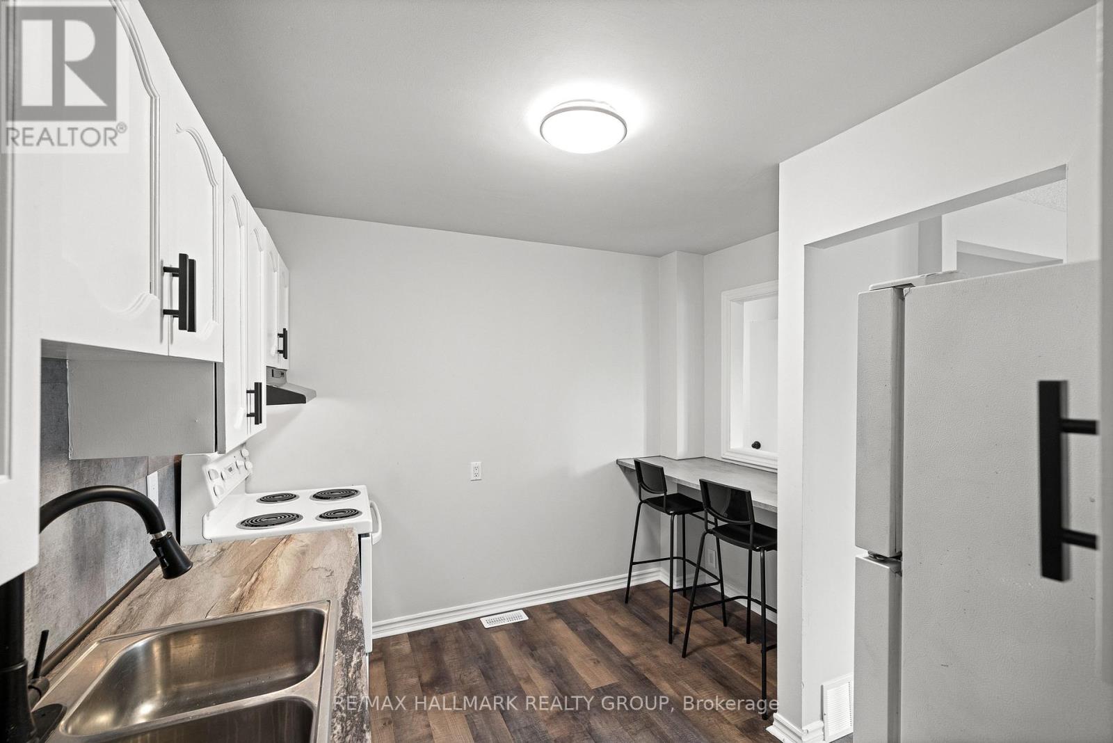 1083 Millwood Court, Ottawa, Ontario  K1C 3E9 - Photo 12 - X13164522