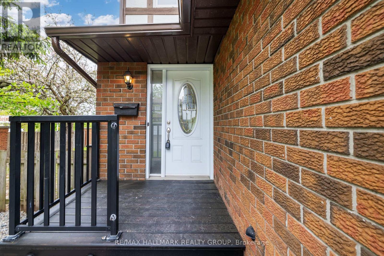1083 Millwood Court, Ottawa, Ontario  K1C 3E9 - Photo 3 - X13164522
