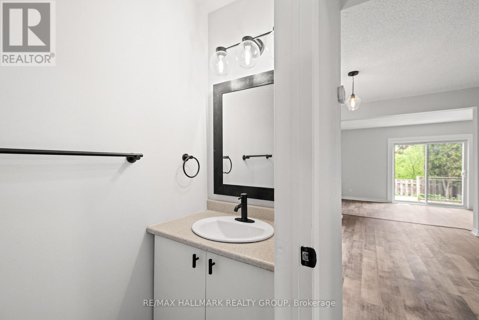 1083 Millwood Court, Ottawa, Ontario  K1C 3E9 - Photo 5 - X13164522