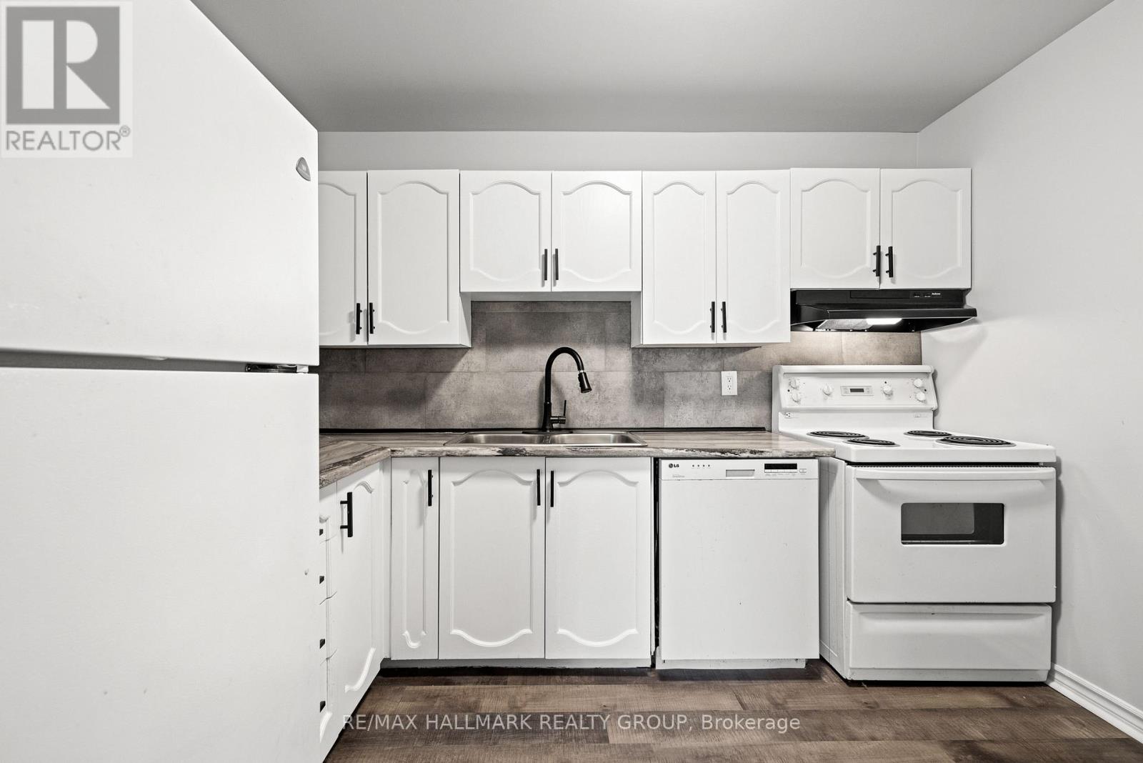 1083 Millwood Court, Ottawa, Ontario  K1C 3E9 - Photo 6 - X13164522